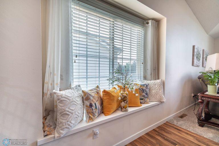 WINDOW BETWEEN DINING ROOM / LIVING ROOM