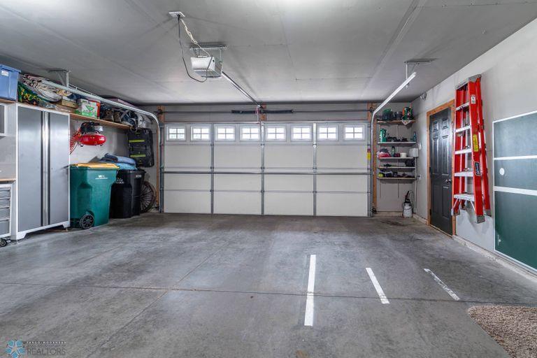 FINISHED INSULLATED GARAGE