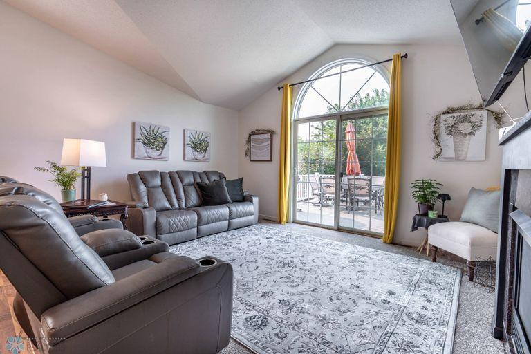 LIVING ROOM TO DECK