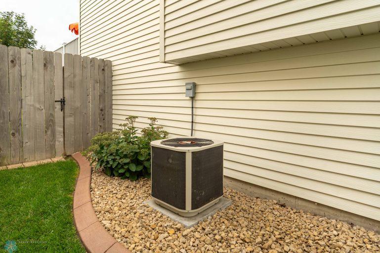 SIDE YARD - C/A