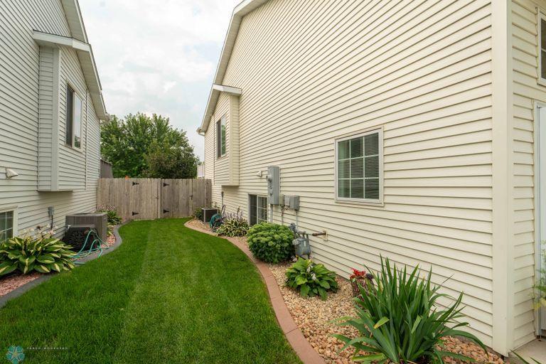 SIDE YARD