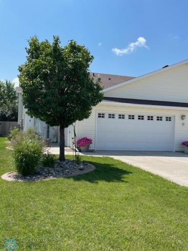 835 Cinnamon Ridge Place, West Fargo, ND 58078