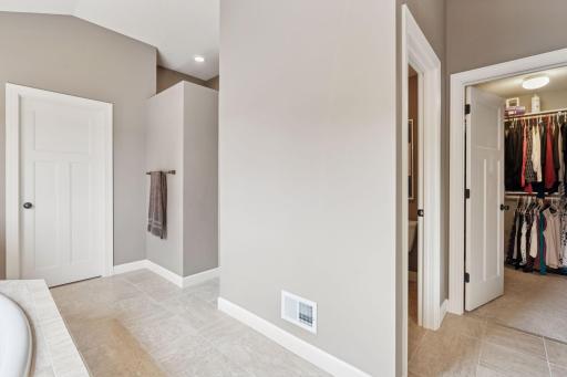 Walk-in Double Headed Shower