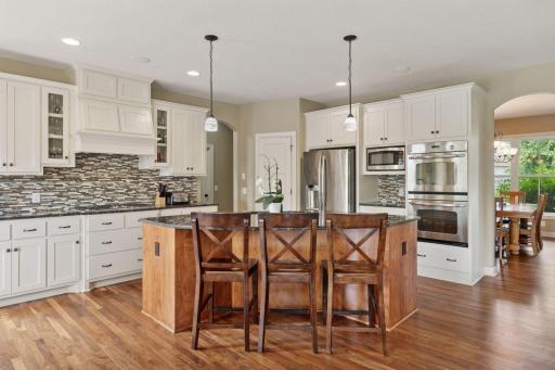 Gourmet Kitchen w/SS Appliances