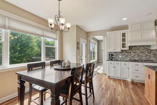 Eat-in Kitchen Dinning