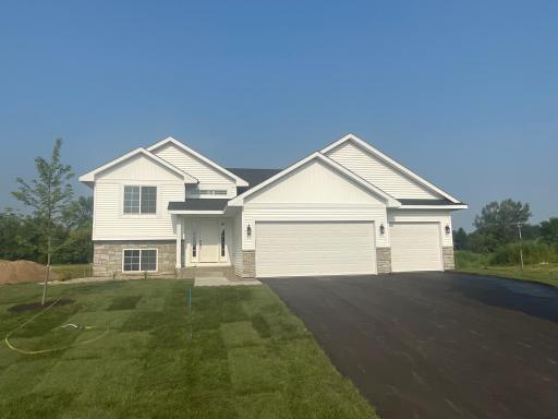 17691 Empire Trail, Lakeville, MN 55044