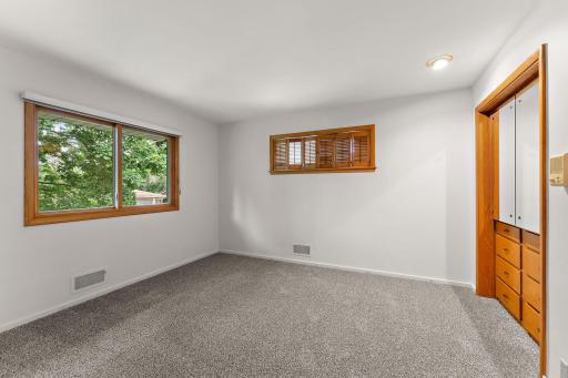 354 Edith Drive, Saint Paul, MN 55118