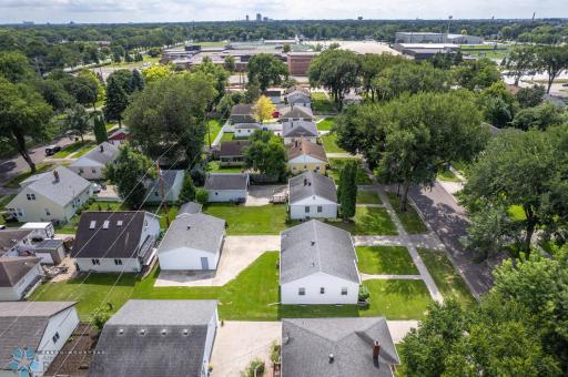 2009 N 8th Street N, Fargo, ND 58102