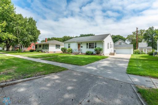 2009 N 8th Street N, Fargo, ND 58102