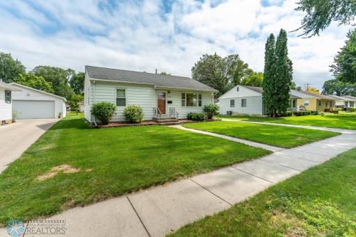 2009 N 8th Street N, Fargo, ND 58102