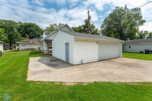 2009 N 8th Street N, Fargo, ND 58102