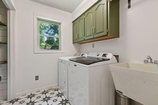 9031 Larkspur Lane, Eden Prairie, MN 55347