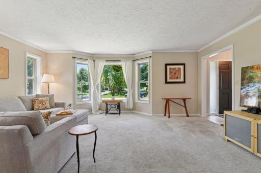 9031 Larkspur Lane, Eden Prairie, MN 55347