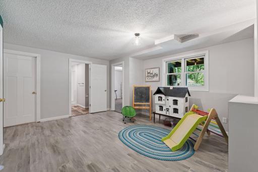 9031 Larkspur Lane, Eden Prairie, MN 55347