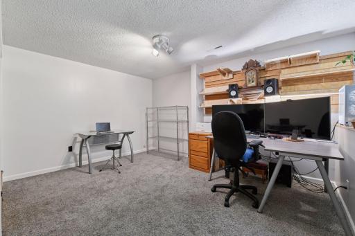 9031 Larkspur Lane, Eden Prairie, MN 55347