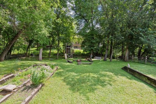 9031 Larkspur Lane, Eden Prairie, MN 55347