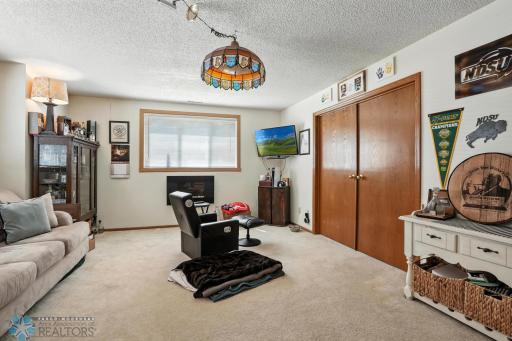 2743 Cobblestone Court S, Fargo, ND 58103