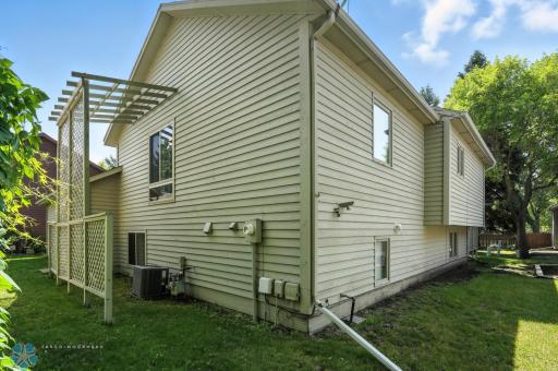 2743 Cobblestone Court S, Fargo, ND 58103