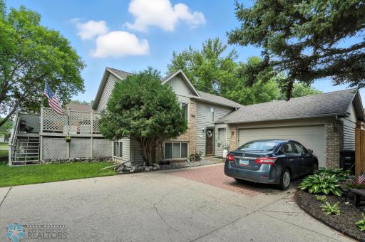 2743 Cobblestone Court S, Fargo, ND 58103