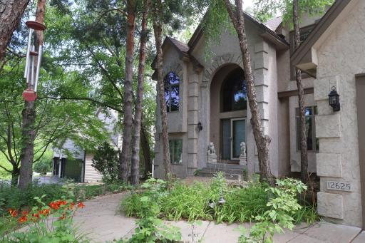 12625 Sable Drive, Burnsville, MN 55337