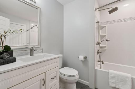 15005 Sunrise Lane, Burnsville, MN 55306