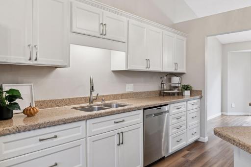 15005 Sunrise Lane, Burnsville, MN 55306