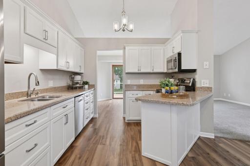 15005 Sunrise Lane, Burnsville, MN 55306