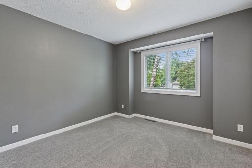 15005 Sunrise Lane, Burnsville, MN 55306