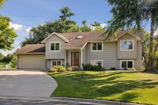 15005 Sunrise Lane, Burnsville, MN 55306