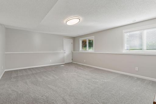 15005 Sunrise Lane, Burnsville, MN 55306