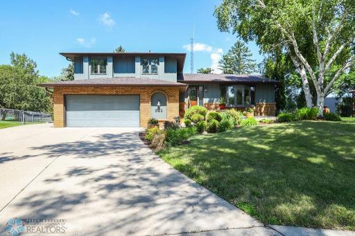 502 8th Street E, West Fargo, ND 58078