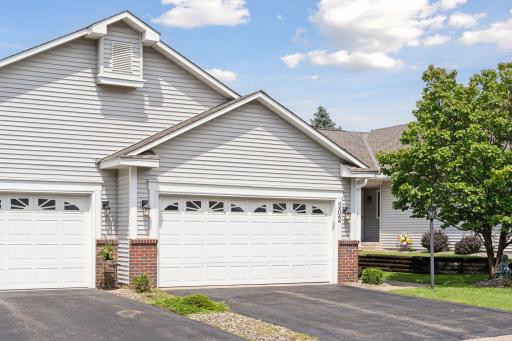 502 Deer Ridge Lane S, Maplewood, MN 55119