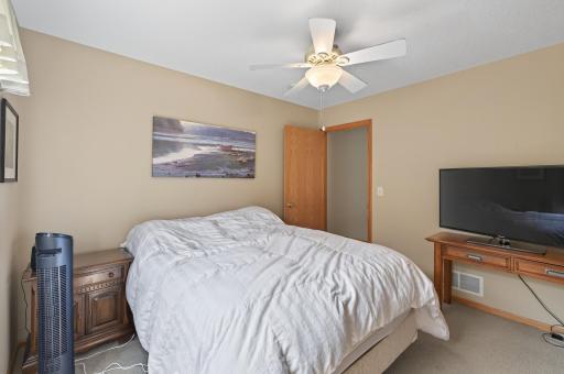 919 Evergreen Court, Saint Paul, MN 55127
