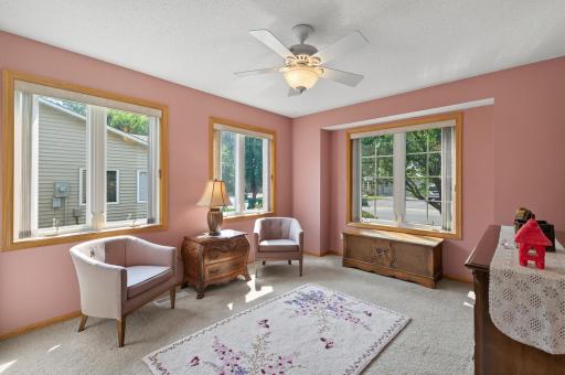 919 Evergreen Court, Saint Paul, MN 55127