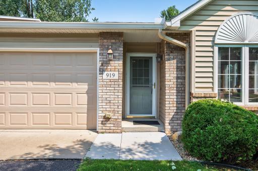 919 Evergreen Court, Saint Paul, MN 55127