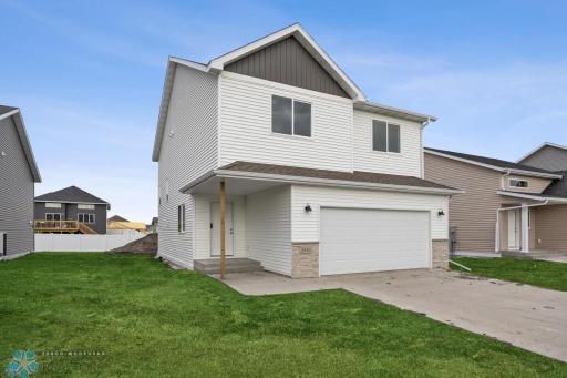 3851 19th Street S, Moorhead, MN 56560