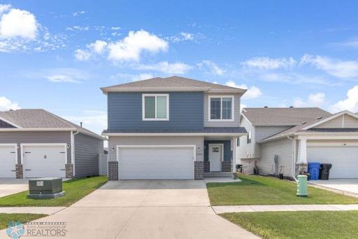 1586 68th Avenue S, Fargo, ND 58104