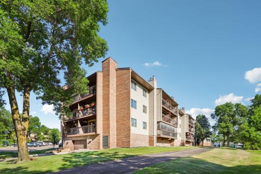 4350 Trenton Lane N, 208, Minneapolis, MN 55442