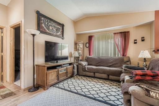 5117 Angeline Avenue N, Crystal, MN 55429