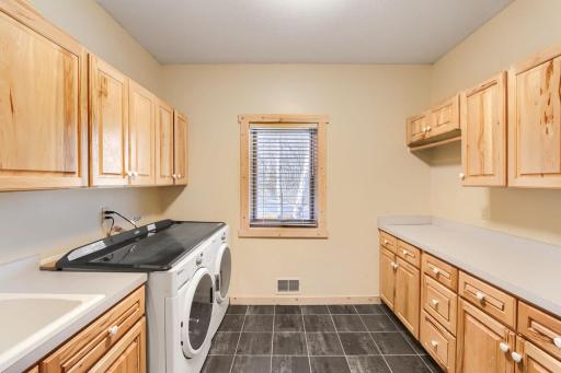 25493 W Comfort Dr - Web Quality - 028 - 22 Laundry Room.jpg