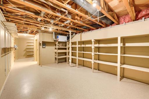 25493 W Comfort Dr - Web Quality - 029 - 23 Garage.jpg