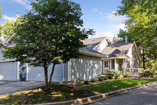 2747 River Hills Drive S, Burnsville, MN 55337