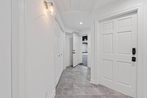 9 Red Forest Way, Saint Paul, MN 55127