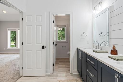 9 Red Forest Way, Saint Paul, MN 55127