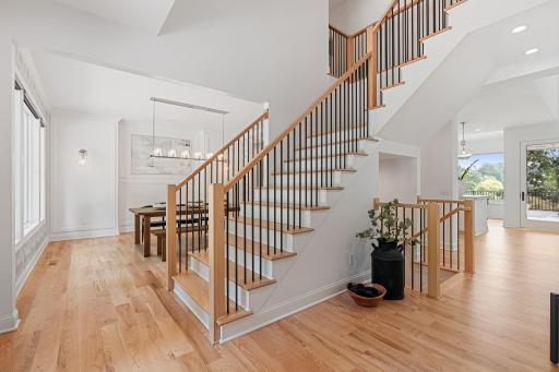 9 Red Forest Way, Saint Paul, MN 55127
