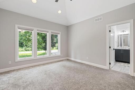 9 Red Forest Way, Saint Paul, MN 55127