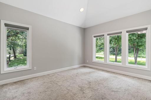 9 Red Forest Way, Saint Paul, MN 55127