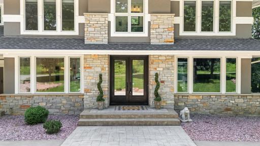 9 Red Forest Way, Saint Paul, MN 55127
