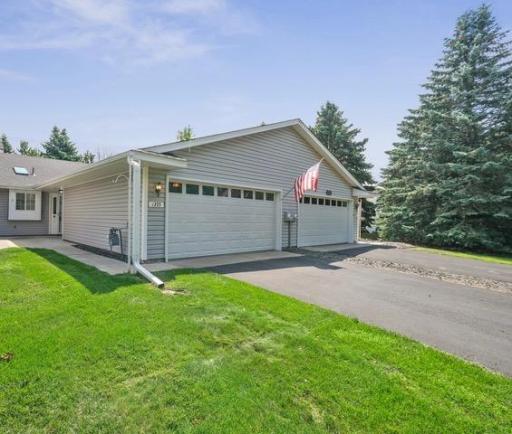 1355 Hilo Avenue N, Saint Paul, MN 55128