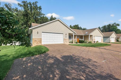 8710 E River Road NW, Minneapolis, MN 55433